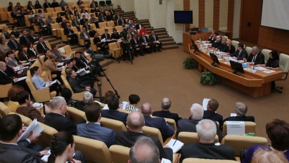 Фракция ЛДПР хочет, чтобы в буфетах Госдумы не было турецких конфет