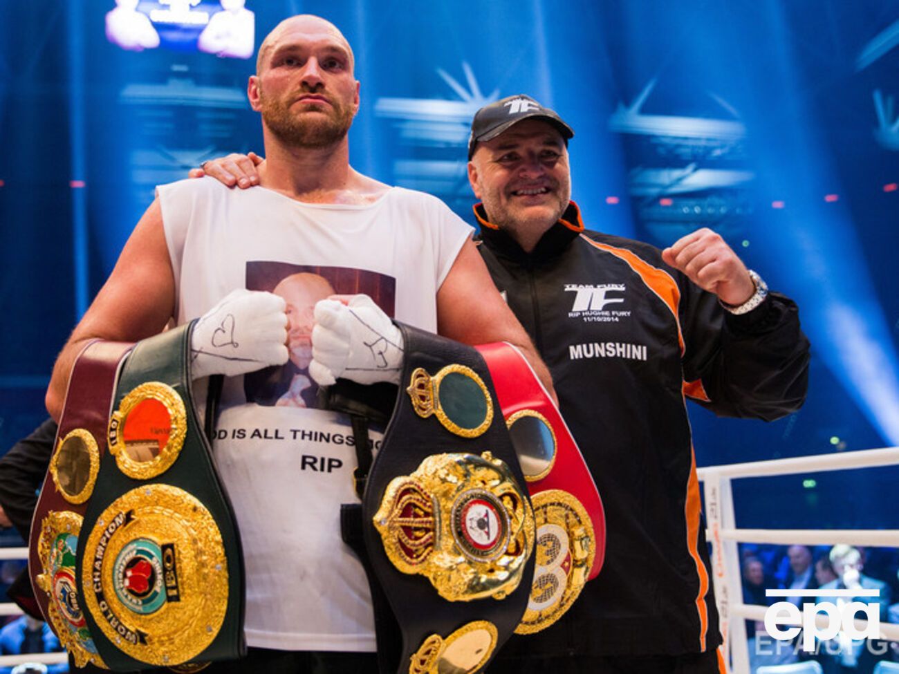 Кличко намерен вернуть себе четыре чемпионских пояса. На фото слева &ndash; Тайсон Фьюри