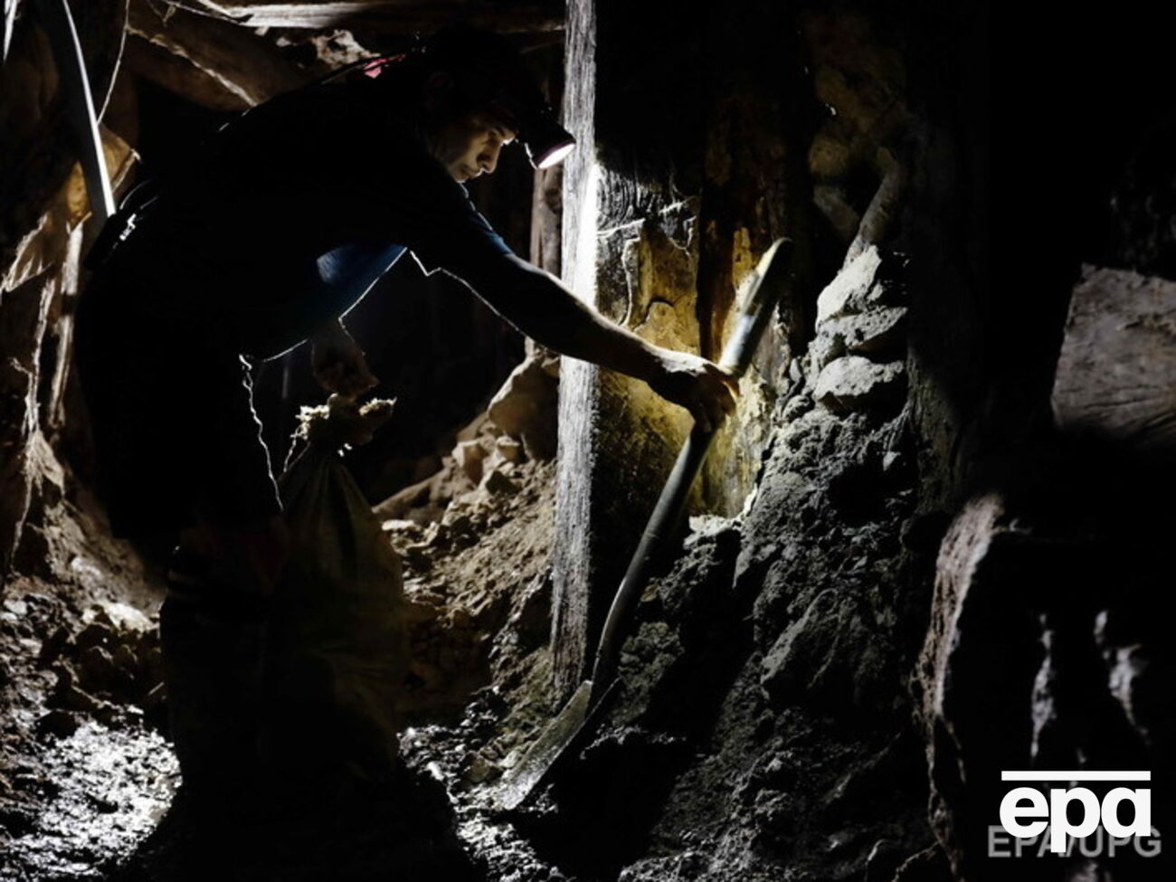 В ответ на блокаду Крыма боевики лишили местных шахтеров источника дохода