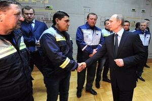 Путин приехал в Крым открывать энергомост