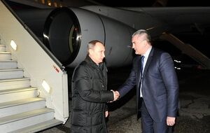 Путин и "глава" Крыма Аксенов в аэропорту Симферополя