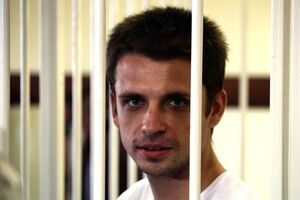 Медведько заявил, что правоохранители оказывают давление на его семью, друзей и невесту