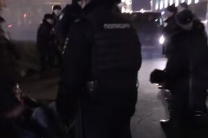 Демонстранты поздравили чекистов с праздником