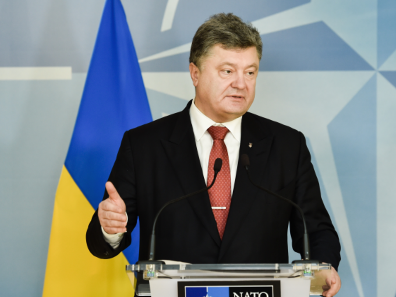 Украина не собирается советоваться с Кремлем, заверил Порошенко