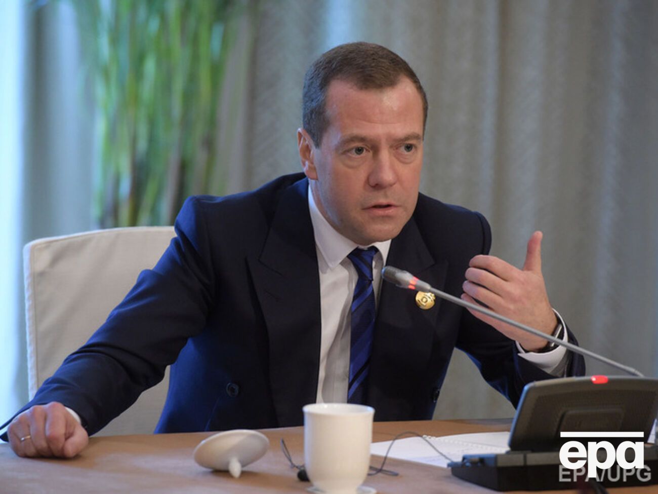 Медведев назвал безрезультатными консультации ЕС &ndash; Украина &ndash; РФ