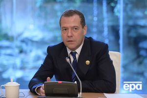 Медведев: Россия должна добиться от Украины возвращения долга