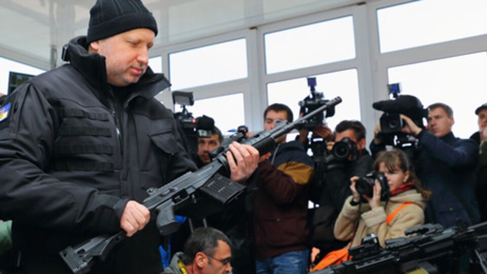 Турчинов: Пришло время защищать, как англоязычных, так и русскоязычных от ползучего путинизма и его адептов