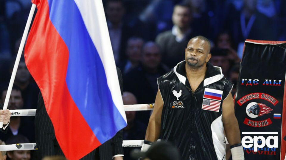 Бывший пятикратный чемпион мира по боксу Рой Джонс-младший недавно вышел на ринг под звуки национального гимна РФ
