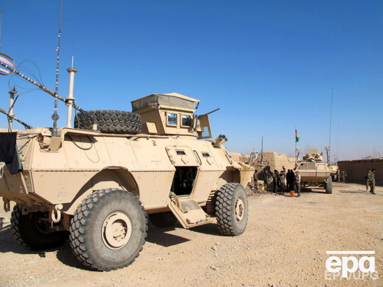 Смертник врезался в солдат НАТО на мотоцикле