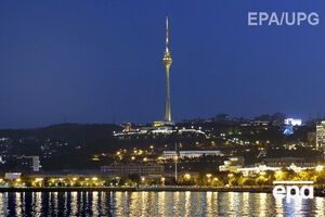 В Азербайджане после перехода на плавающий курс местной валюты закрываются магазины
