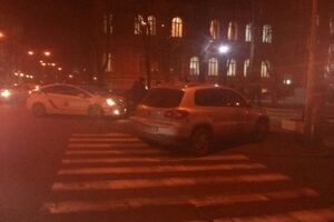 Луценко припарковал свою машину на пешеходном переходе