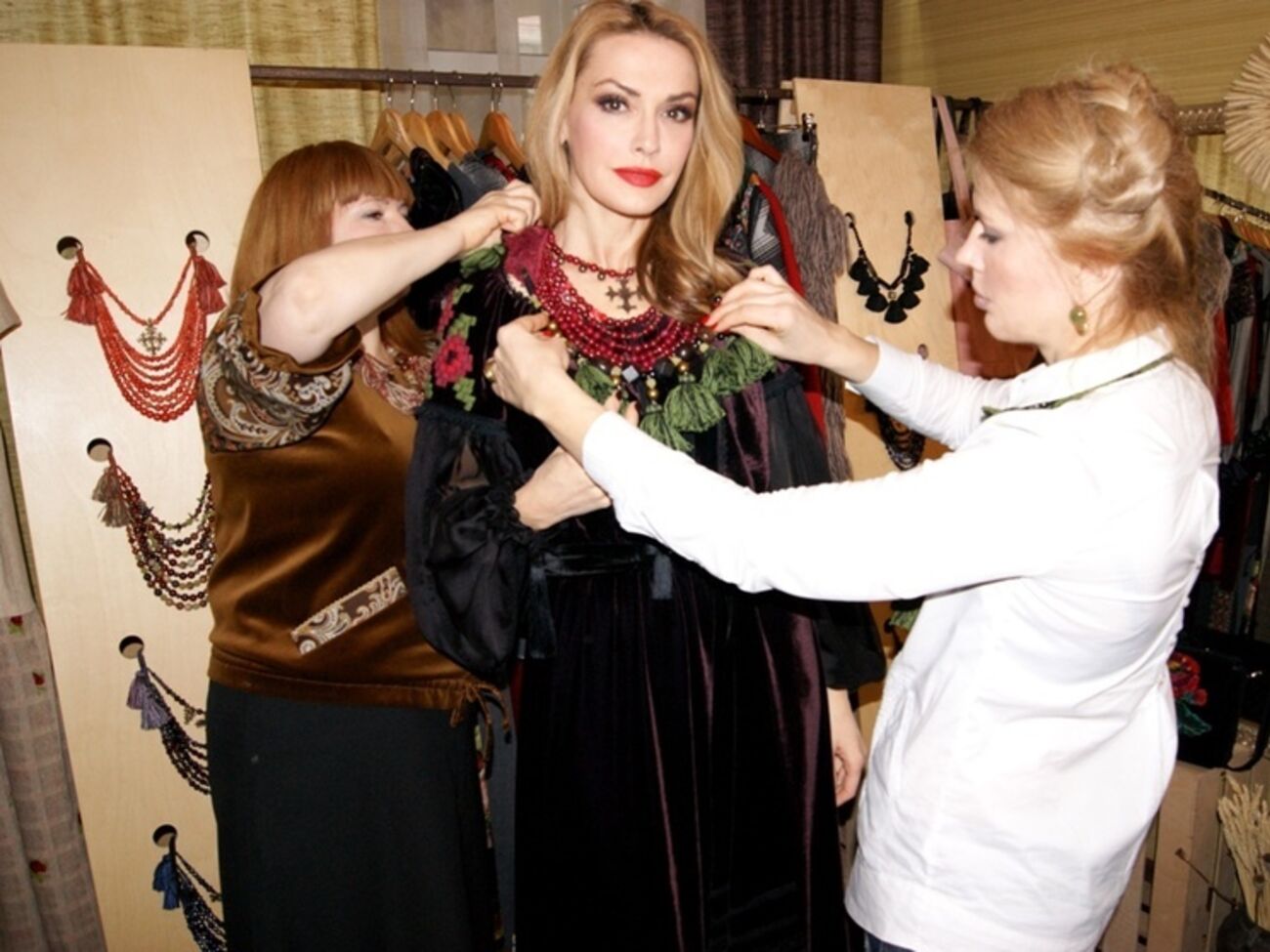 Ольга Сумская пошила у дизайнеров несколько платьев