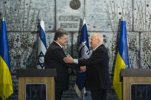 Порошенко предложил Ривлину посетить Украину в 2016 году