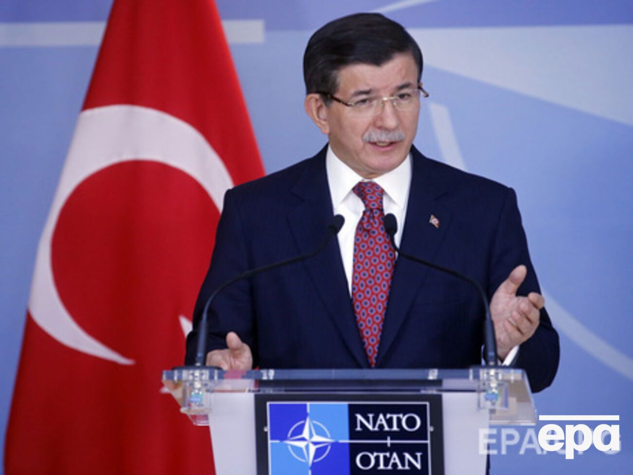 Премьер Турции: Я обращаюсь к России. Зачем вы бомбите невинных жителей в Сирии?