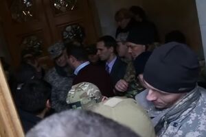Спикер Рады прокомментировал сегодняшний инцидент у входа в парламент
