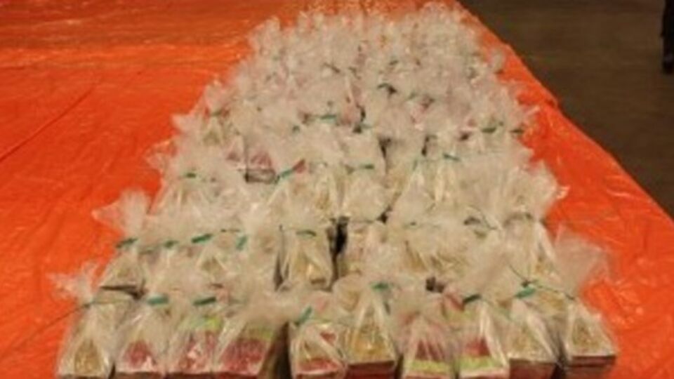 Пакеты с порошком совсем не похожи на ананасовый сок