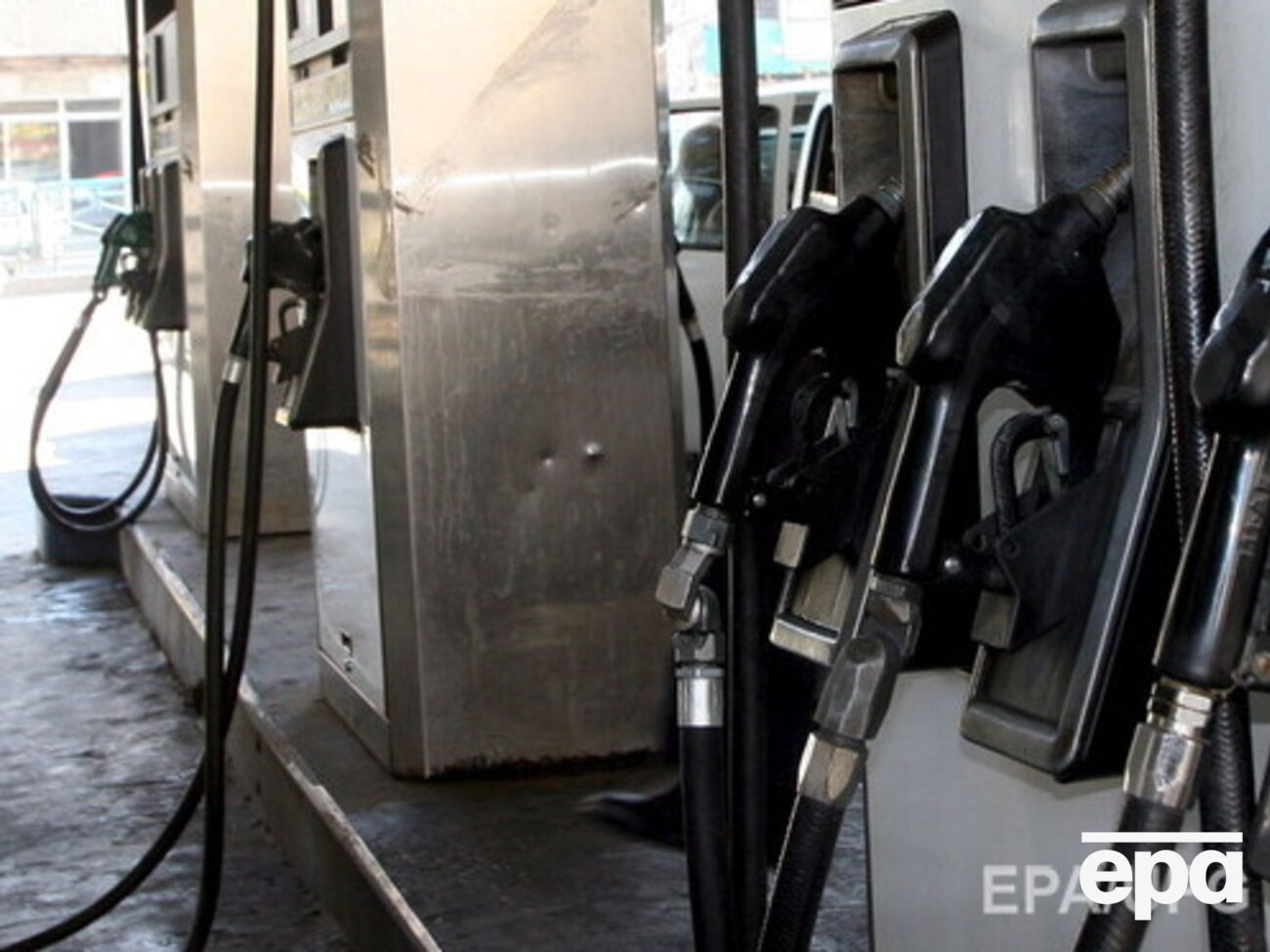 Во Франции значительно подешевел бензин и дизтопливо