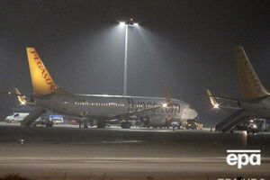 Взрыв произошел на стоянке самолетов в аэропорту