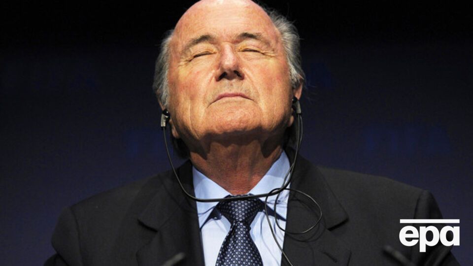 Блаттер заявил, что уходит из футбола