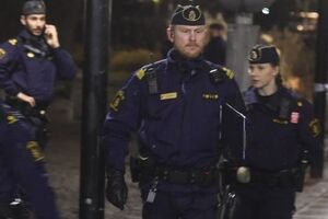 Полиция Стокгольма ищет неизвестных, бросивших бомбу в ресторан