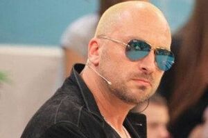 Источник сообщает, что в домах Нагиева в Санкт-Петербурге и Москве живут дети, которые очень похожи на него