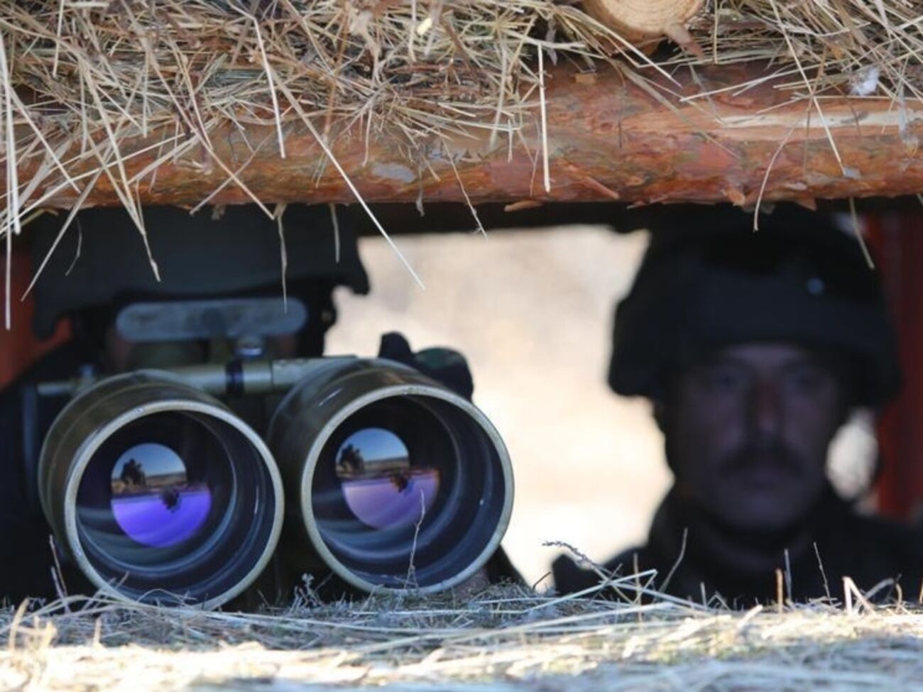 Вдоль админграницы с Крымом летал российский вертолет