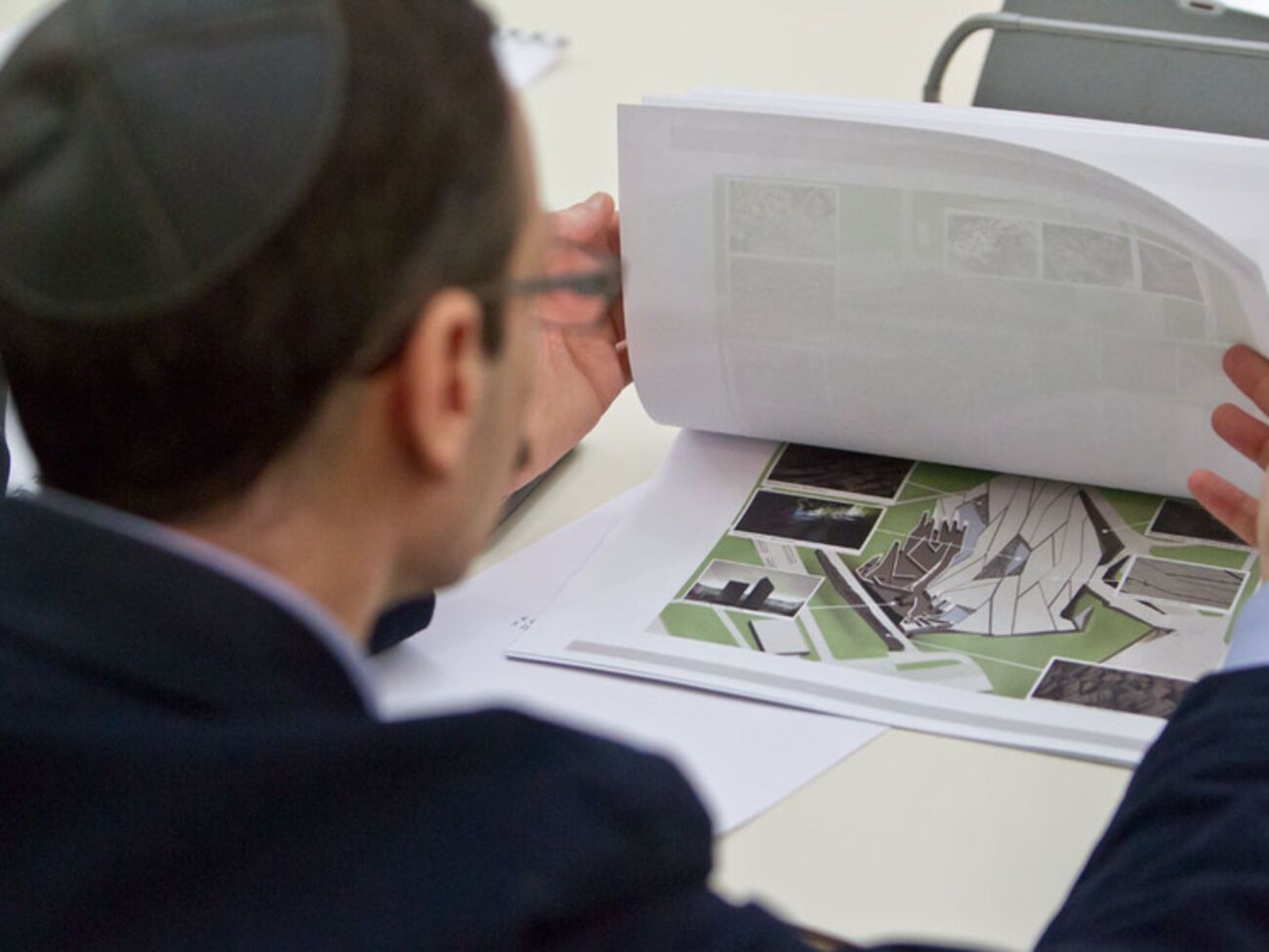 По проекту, на территории мемориального заповедника откроют музей с экспозицией общей площадью&nbsp;5 тыс.м&sup2; и исследовательский институт