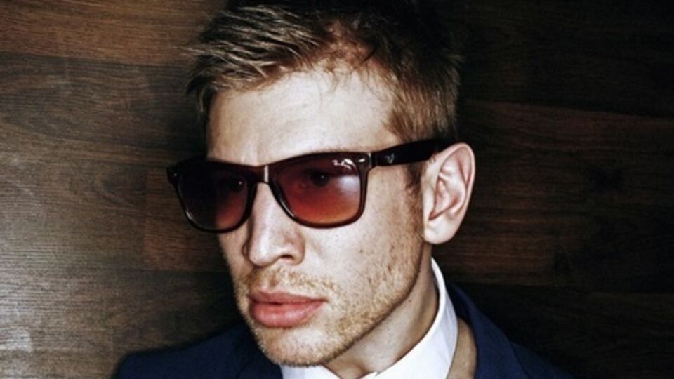 Дорн показал свою жизнь на сцене и вне ее