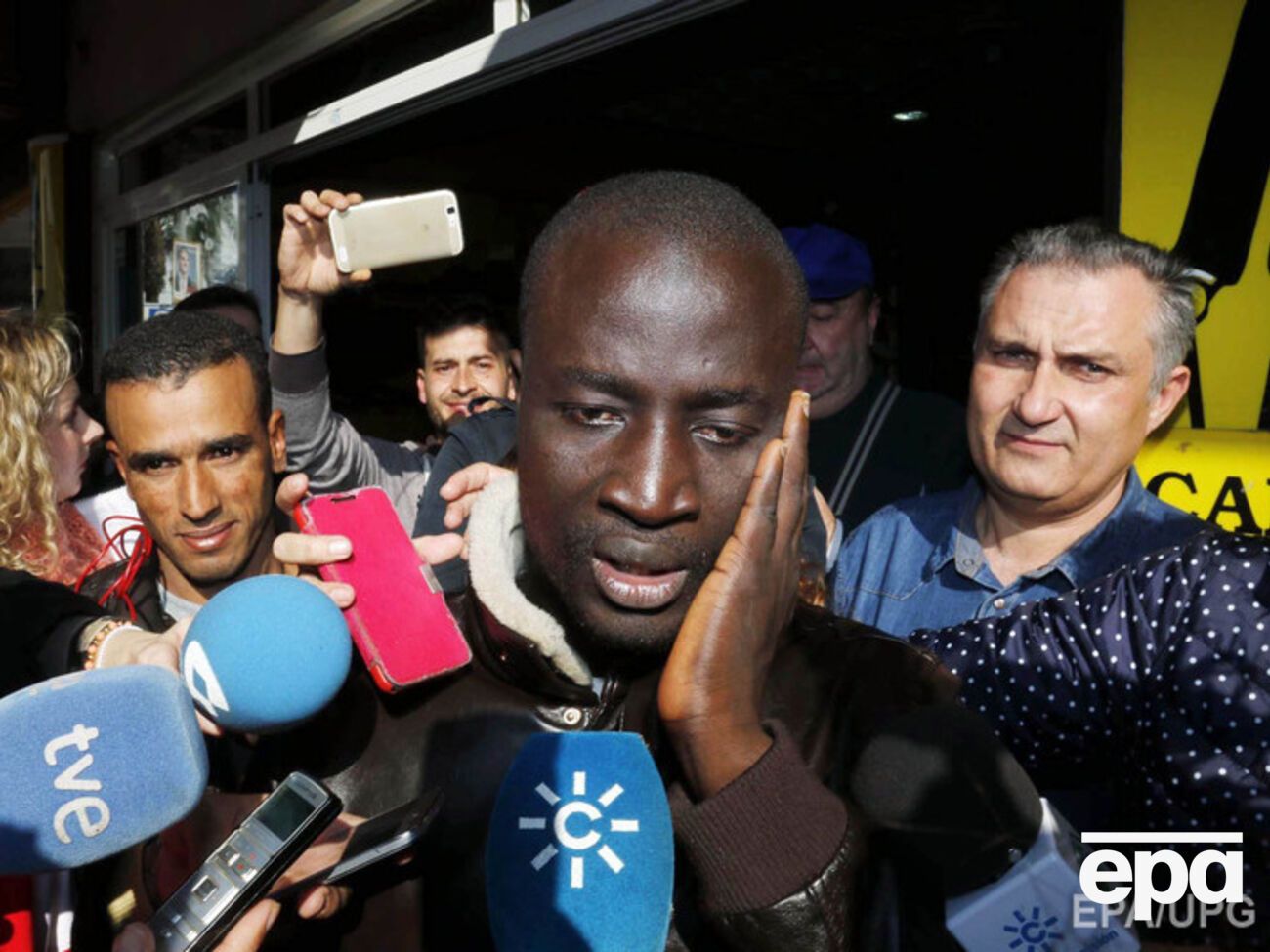 Безработный иммигрант выиграл в лотерею сотни тысяч евро