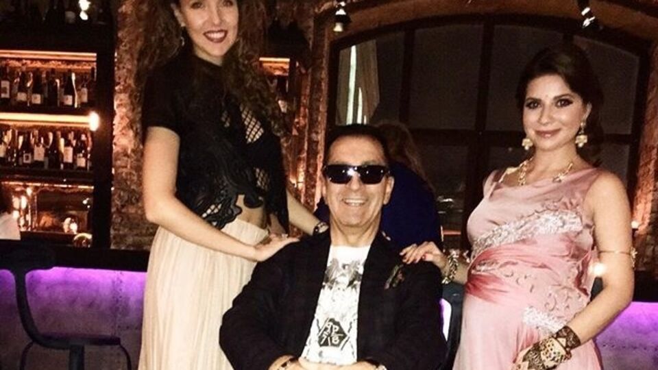 Буйнов: Наверное так выглядит Индийский раджа. С Инкой Цимбалюк и Галей Юдашкиной