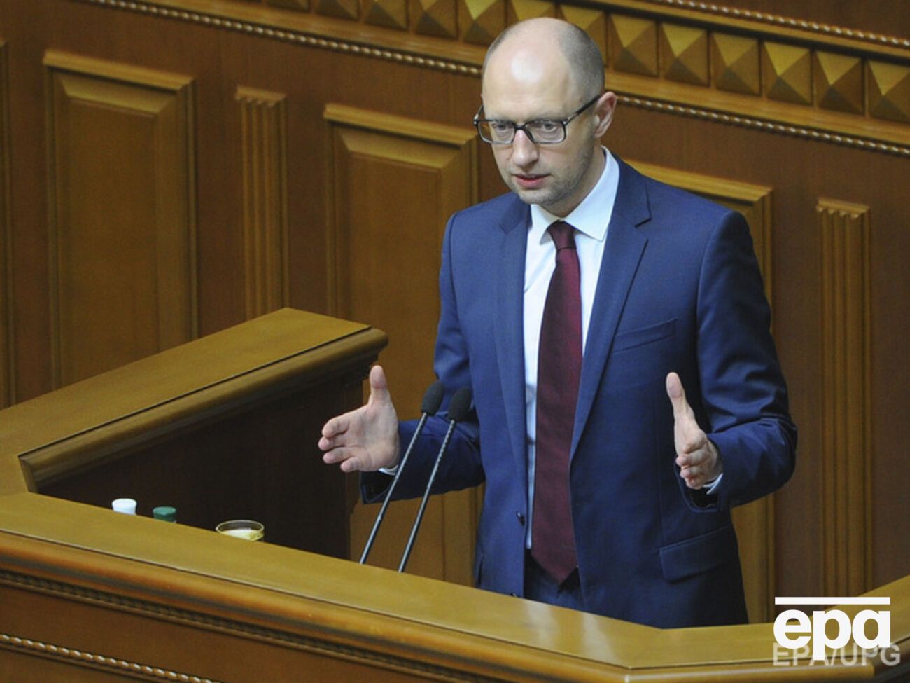 Яценюк заявил о введении санкций против России