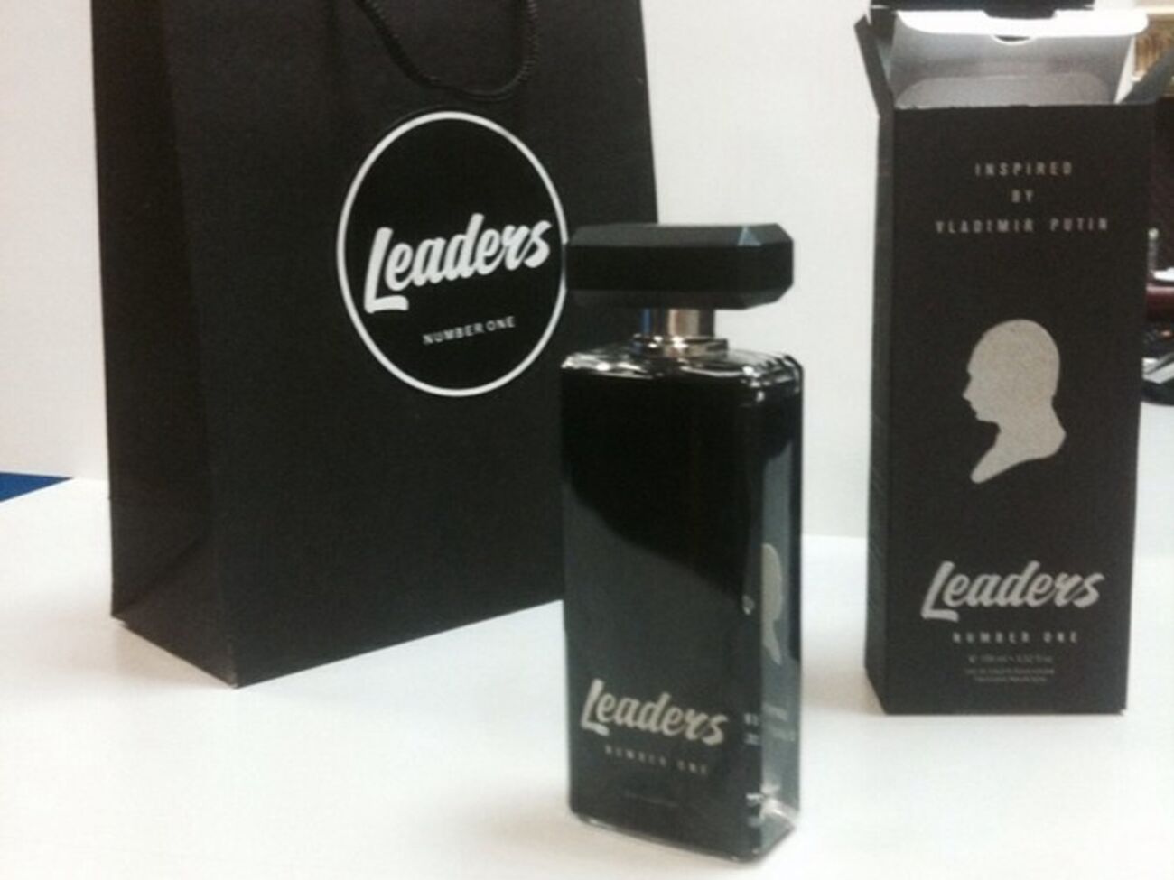 Аромат имени Путина включает в себя бергамот, смородину, хвою, мускус, бобы тонка