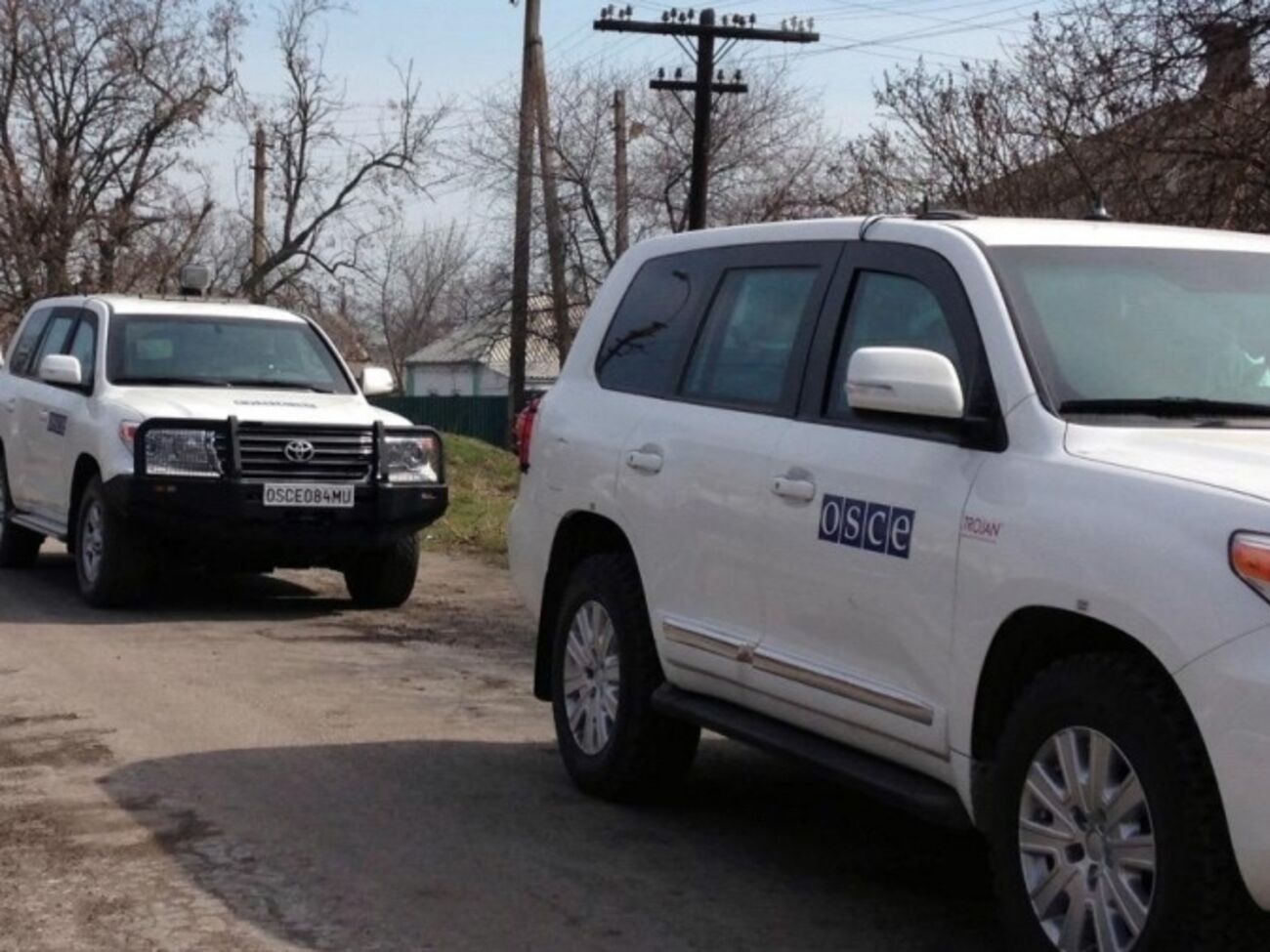 Штаб АТО: Боевики угрозами заставляют жителей Коминтерново дезинформировать представителей ОБСЕ, чтобы скомпрометировать украинскую власть и силы АТО