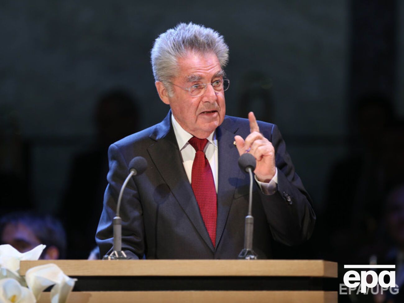 Фишер считает, что санкции против России обязательно отменят