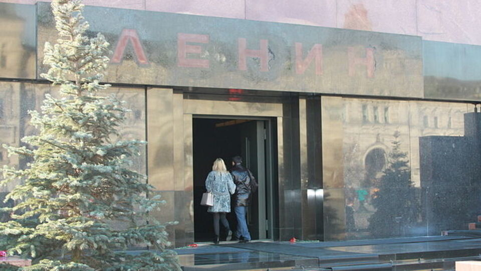 В ЛДПР считают, что за 92 года все, кто хотел, с Лениным уже попрощались