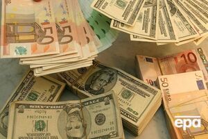 Нацбанк укрепил курс гривны к доллару и понизил по отношению к евро