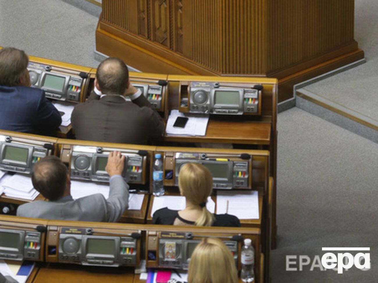 За соответствующий закон проголосовали 239 народных депутатов