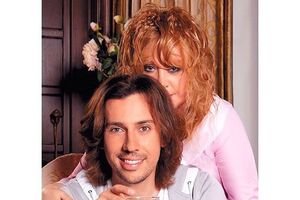 Фаны: У этих двух ангелов, которым суждено было быть вместе с самого зарождения Вселенной, льняная свадьба