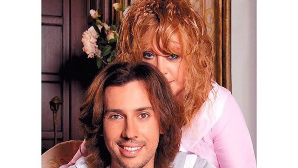 Фаны: У этих двух ангелов, которым суждено было быть вместе с самого зарождения Вселенной, льняная свадьба