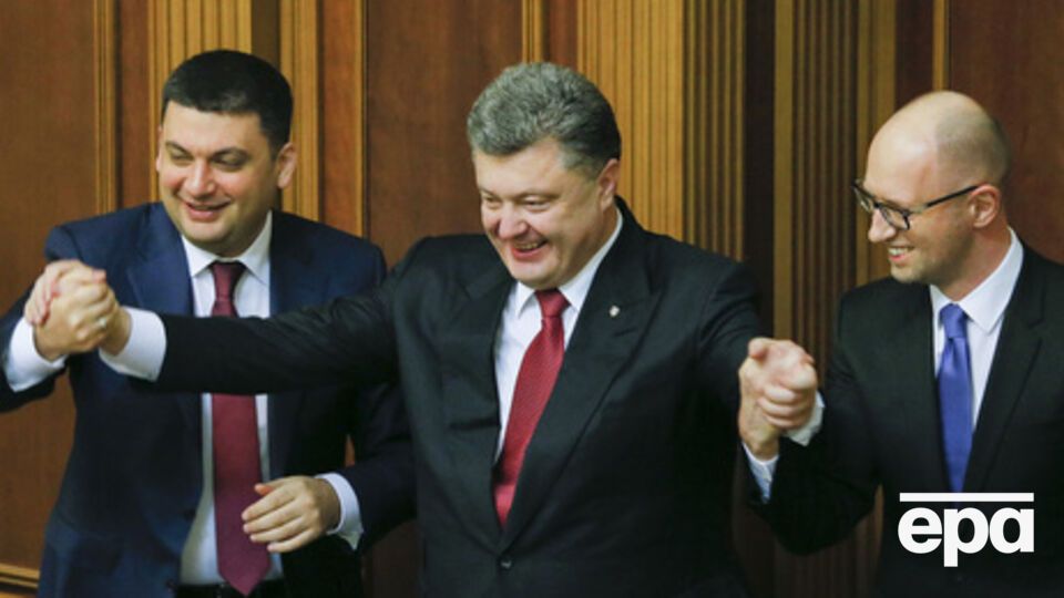 Лидеры государства поздравили христиан, которые отмечают Рождество по григорианскому календарю