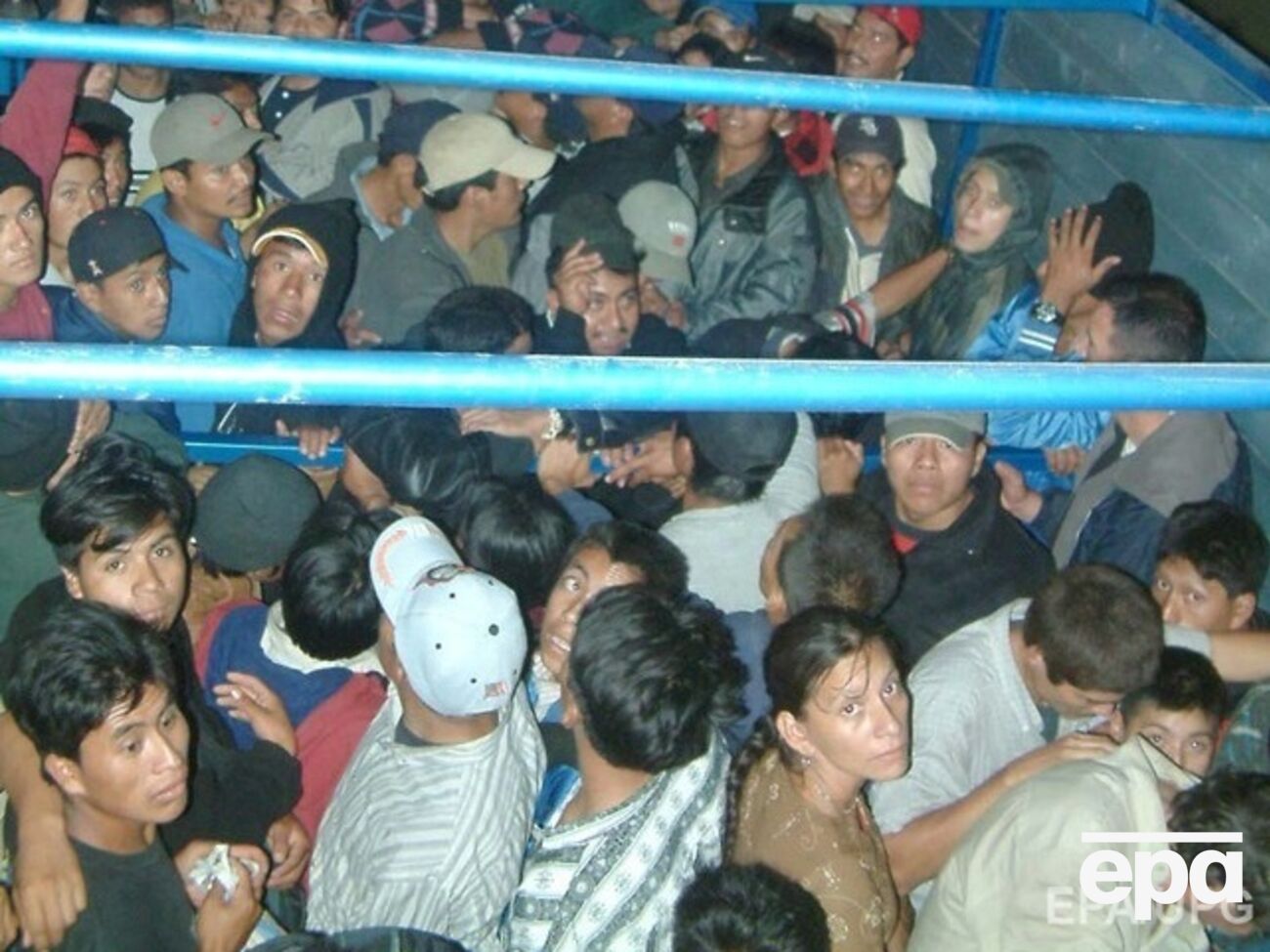 Соединенные Штаты депортируют сотни семей мигрантов