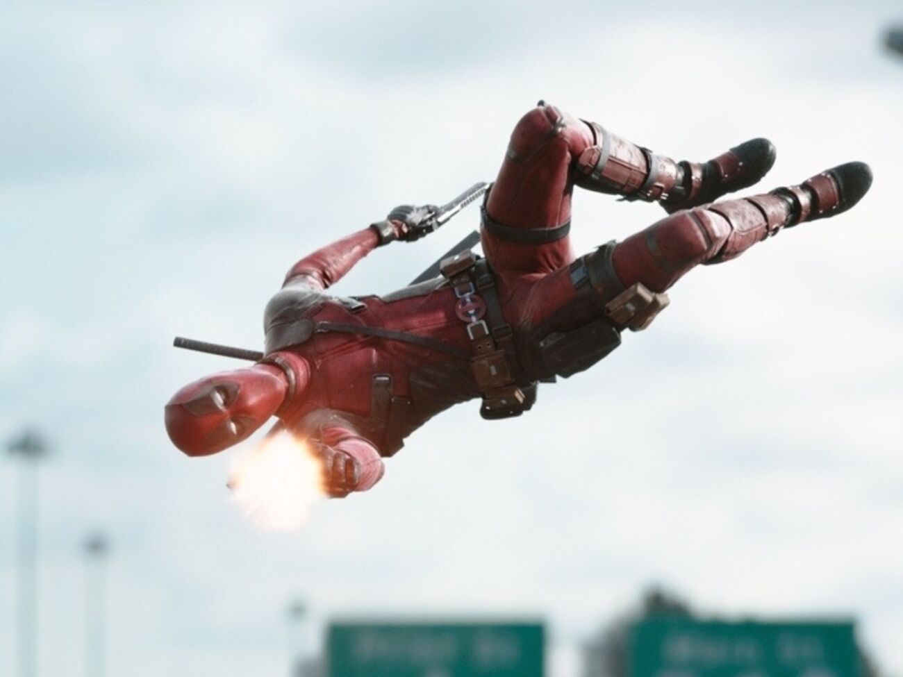 Главный герой фильма --- побочный продукт программы вооруженных сил&nbsp;под названием "Оружие X"