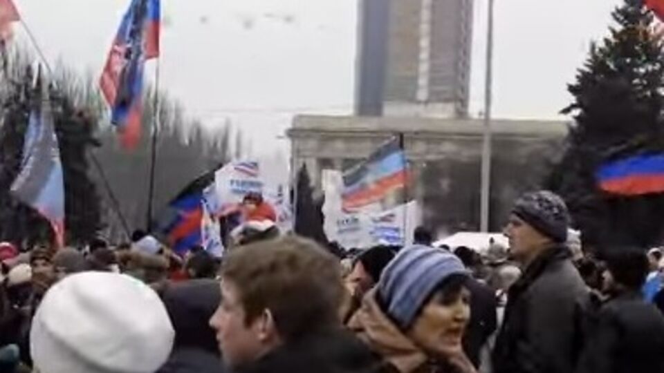 В оккупированном Донецке установили новогоднюю елку. Видео
