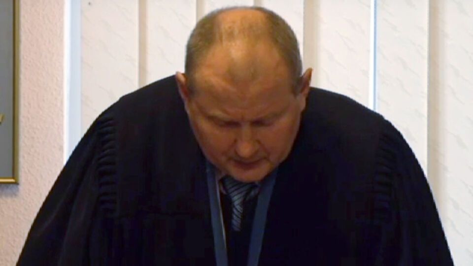 Следственный судья Чаус разрешил принудительно доставить Корбана в суд