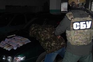 Подозреваемого задержали сразу после получения взятки