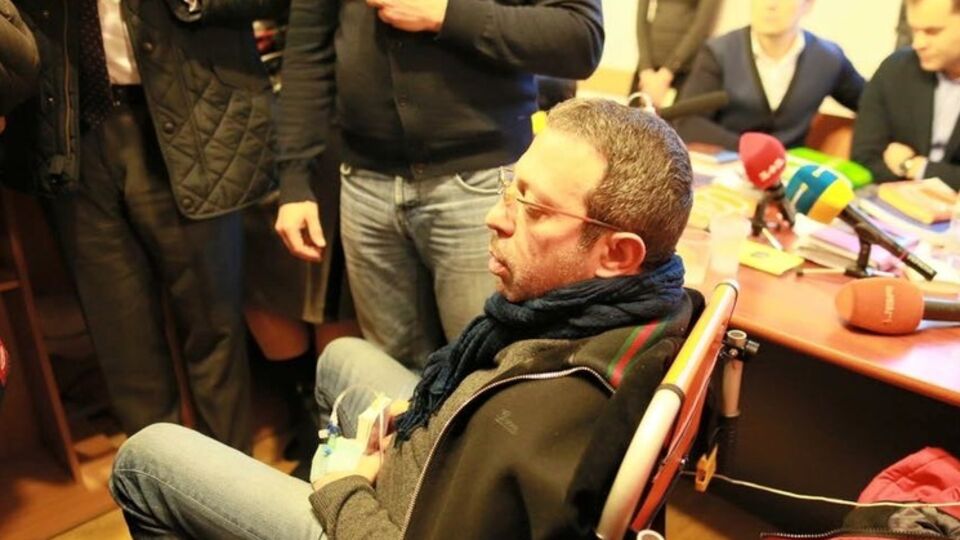 Корбан присутствует в зале суда