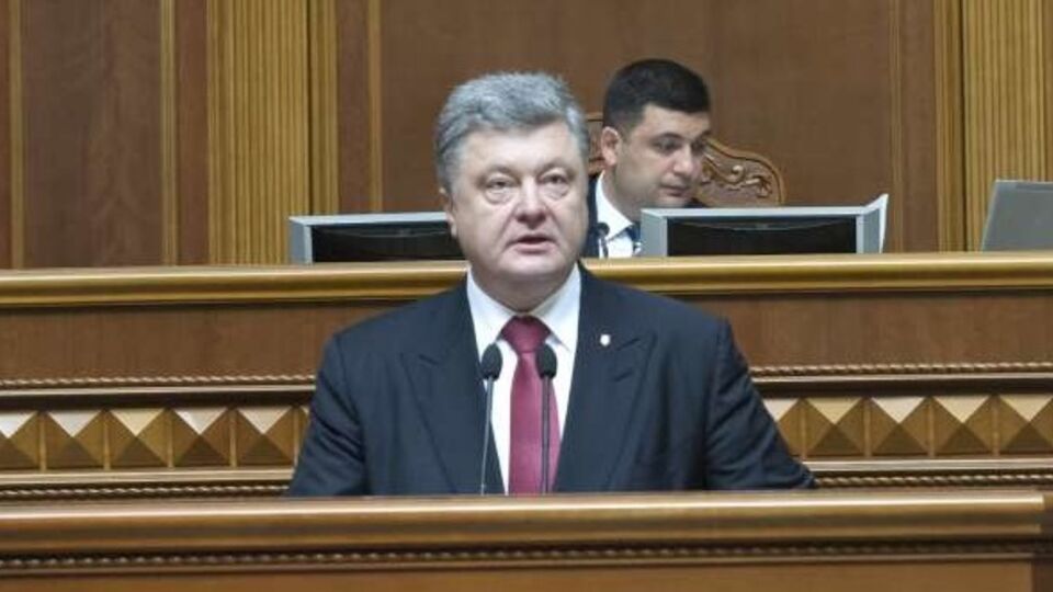 Порошенко утвердил план военных учений на 2016 год