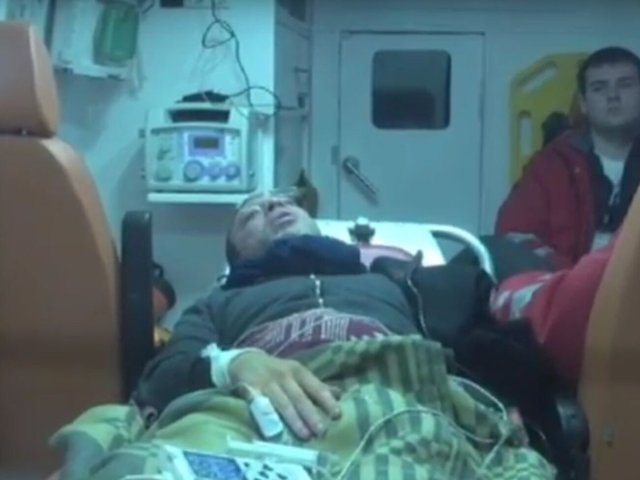 Корбана таки везут в больницу