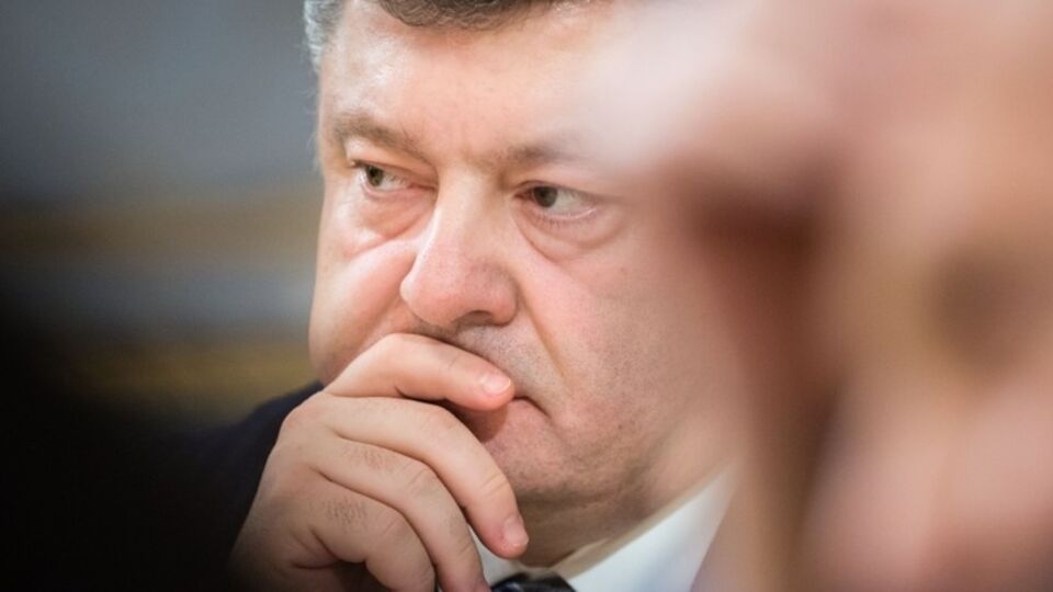 Порошенко подписал закон об отмене дополнительного импортного сбора