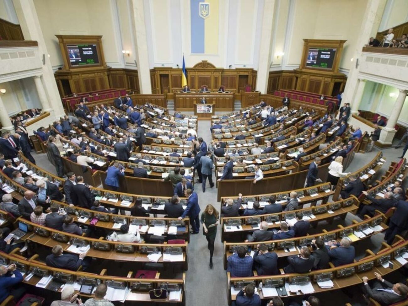 Березюк утверждает, что Блок Порошенко использовал дубликаты карточек для голосования